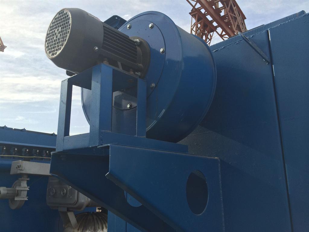 DMC型脈沖單機袋除塵器上面安裝的噪音小的離心風機